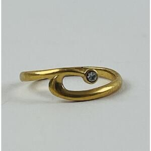 VINTAGE AVON WHITE RHINESTONE GOLD TONE RING SIZE 6 Twist Curve Serpentine dot u